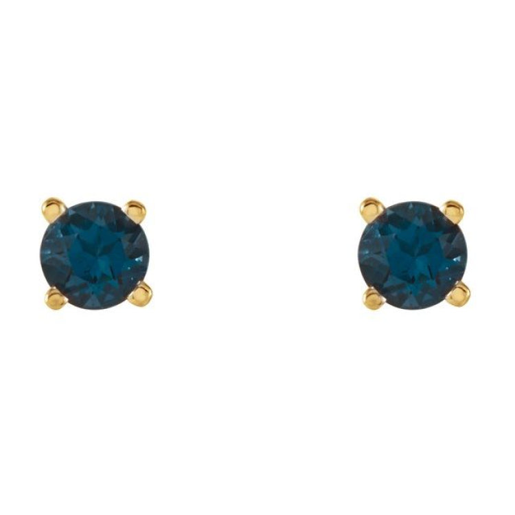 Round 4-Prong Lightweight Stud Earrings